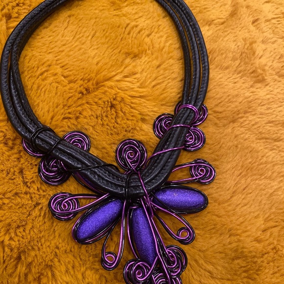 COPY - Purple Necklace new never worn 15in round - Picture 10 of 11